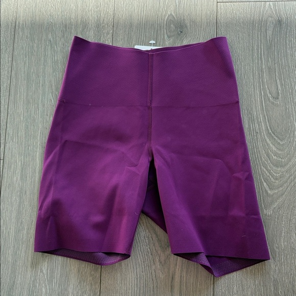 NWT Lululemon Glow Up Super-High-Rise Short 6" Chilled Grape Size 6 - Picture 5 of 6